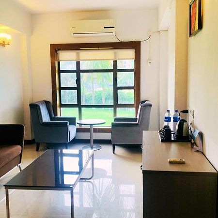 Aristocrat Hotel Kalküta Dış mekan fotoğraf