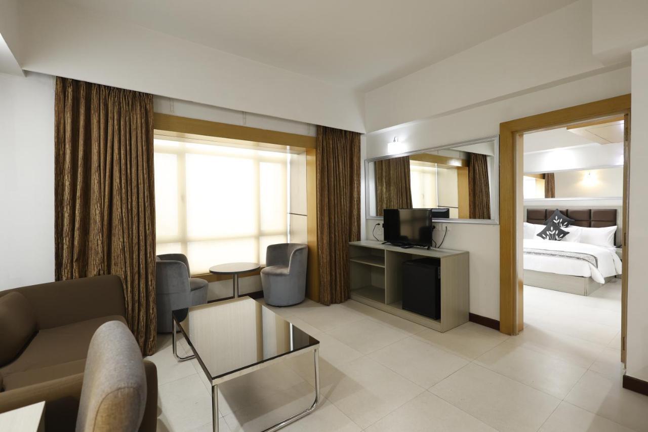 Aristocrat Hotel Kalküta Dış mekan fotoğraf