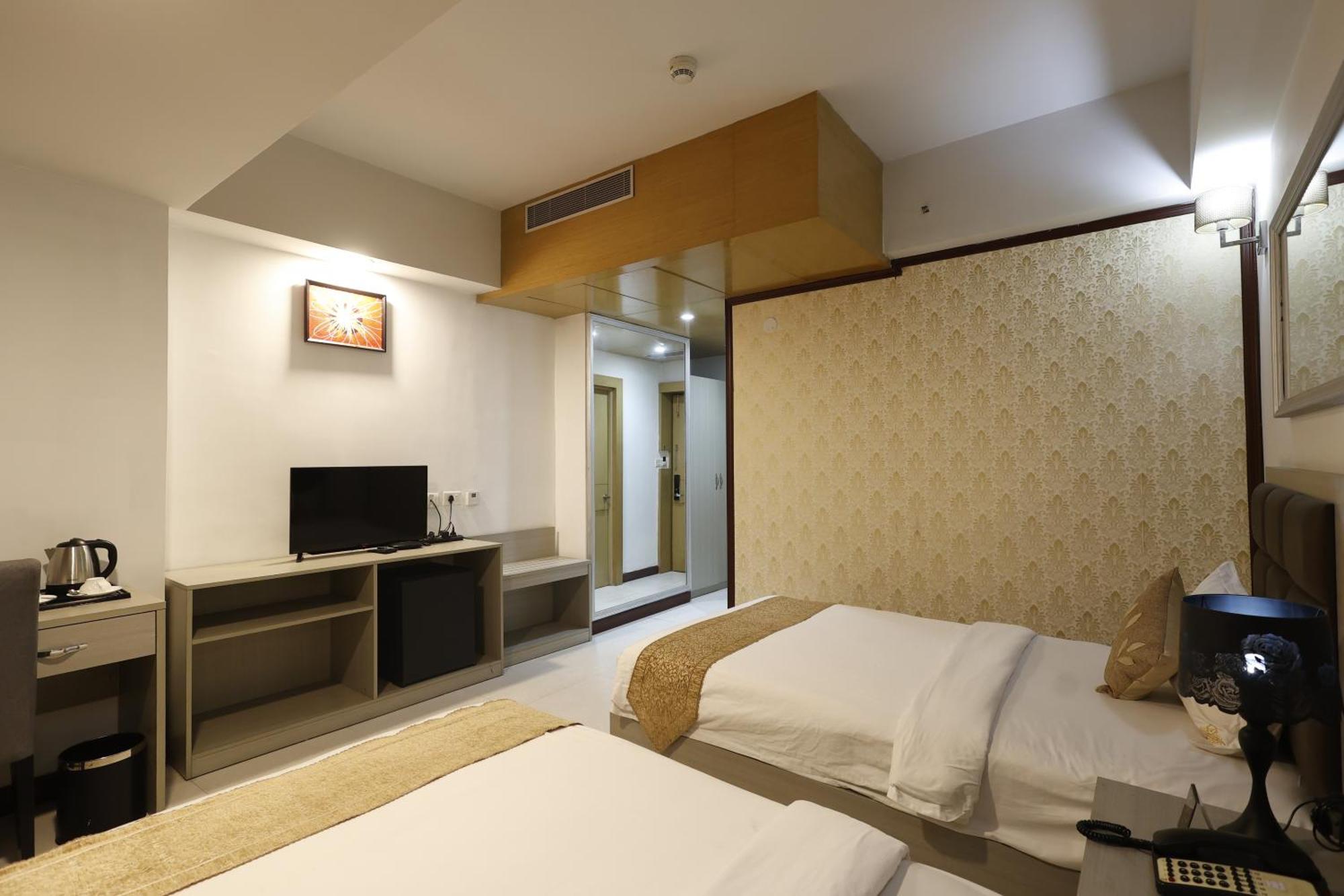 Aristocrat Hotel Kalküta Dış mekan fotoğraf