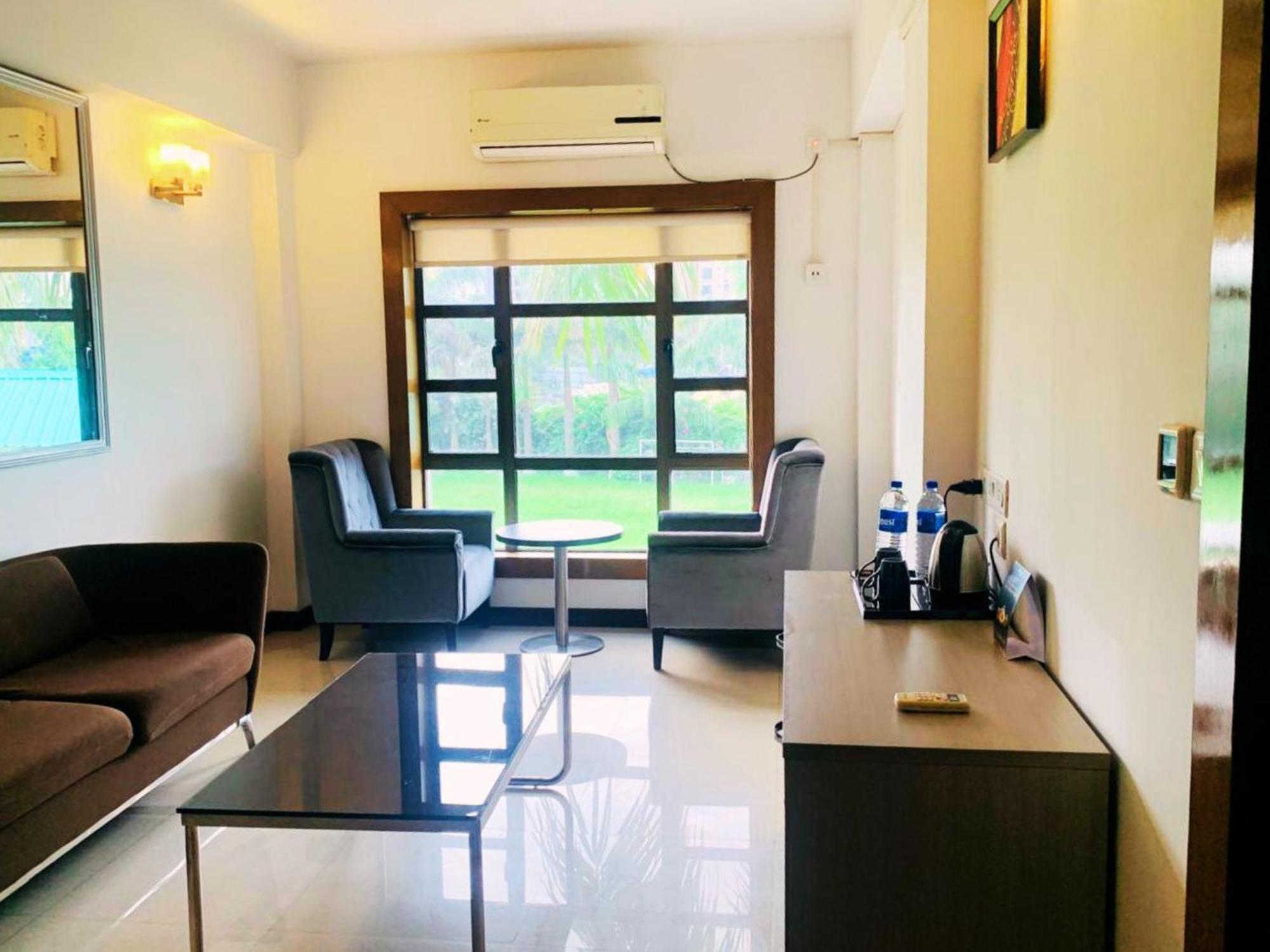 Aristocrat Hotel Kalküta Dış mekan fotoğraf