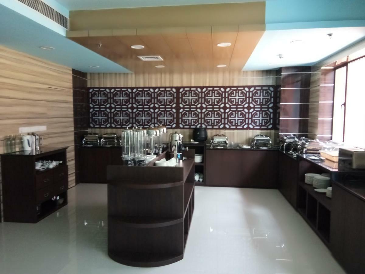 Aristocrat Hotel Kalküta Dış mekan fotoğraf