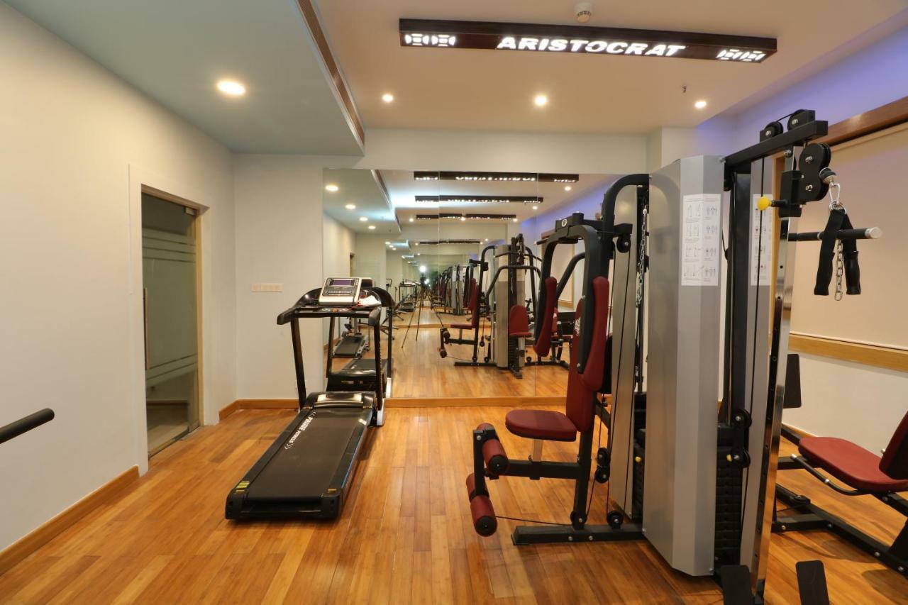 Aristocrat Hotel Kalküta Dış mekan fotoğraf